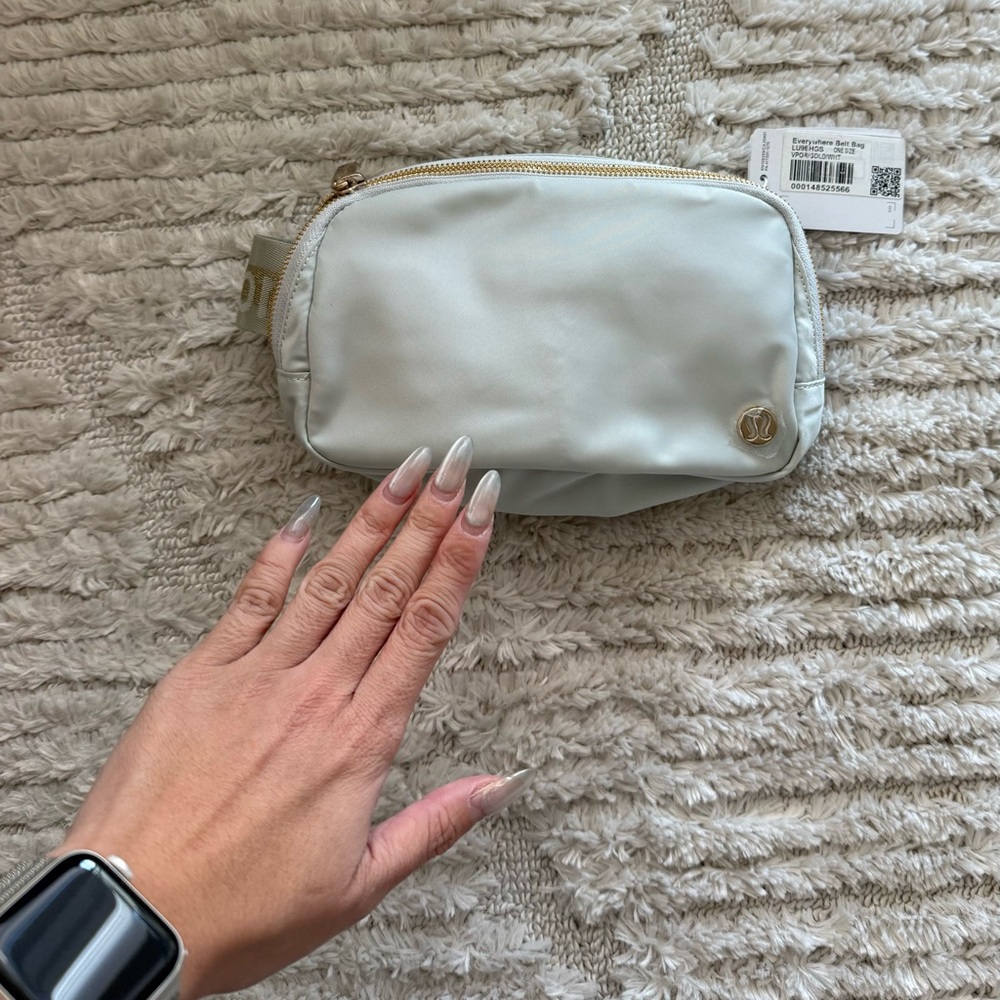Lululemon everywhere belt bag 1L - NWT